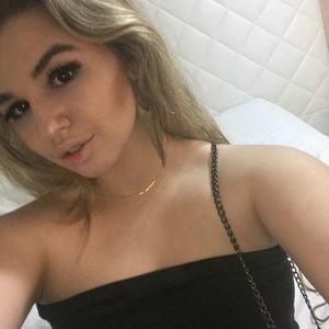 Meet your Posher, Victória